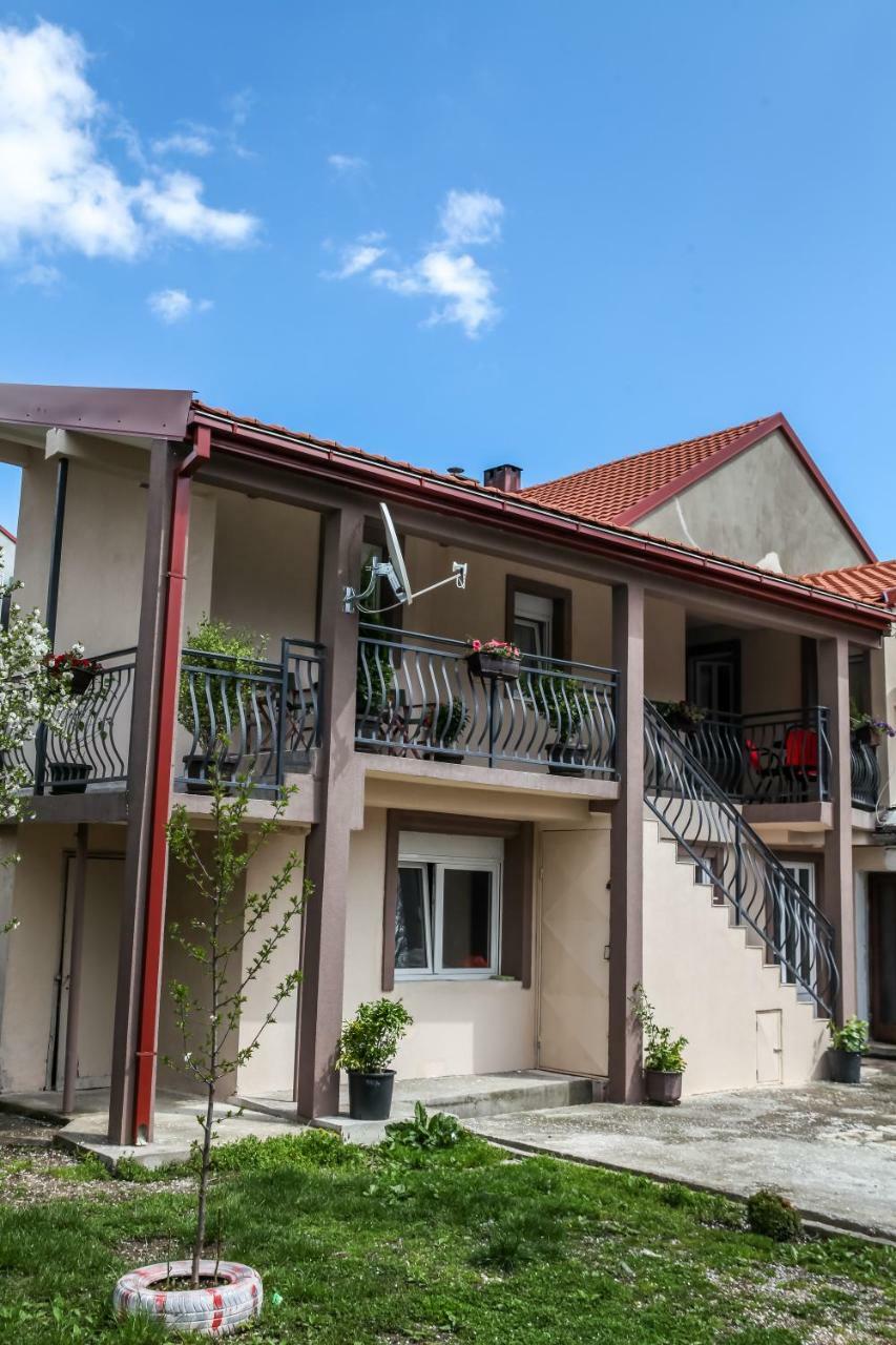 Apartman Kaca Cetinje Exterior foto
