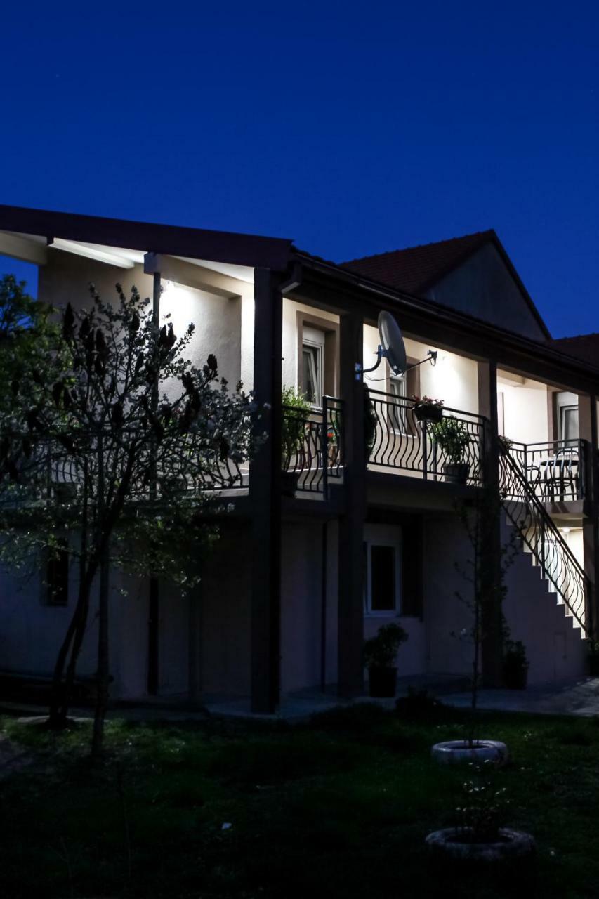 Apartman Kaca Cetinje Exterior foto